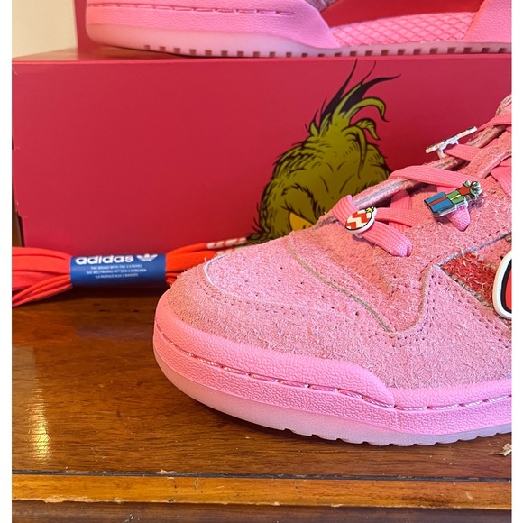 ADIDAS Women’s Forum Low Cindy Lou Who Shoes - Picture 2 of 12